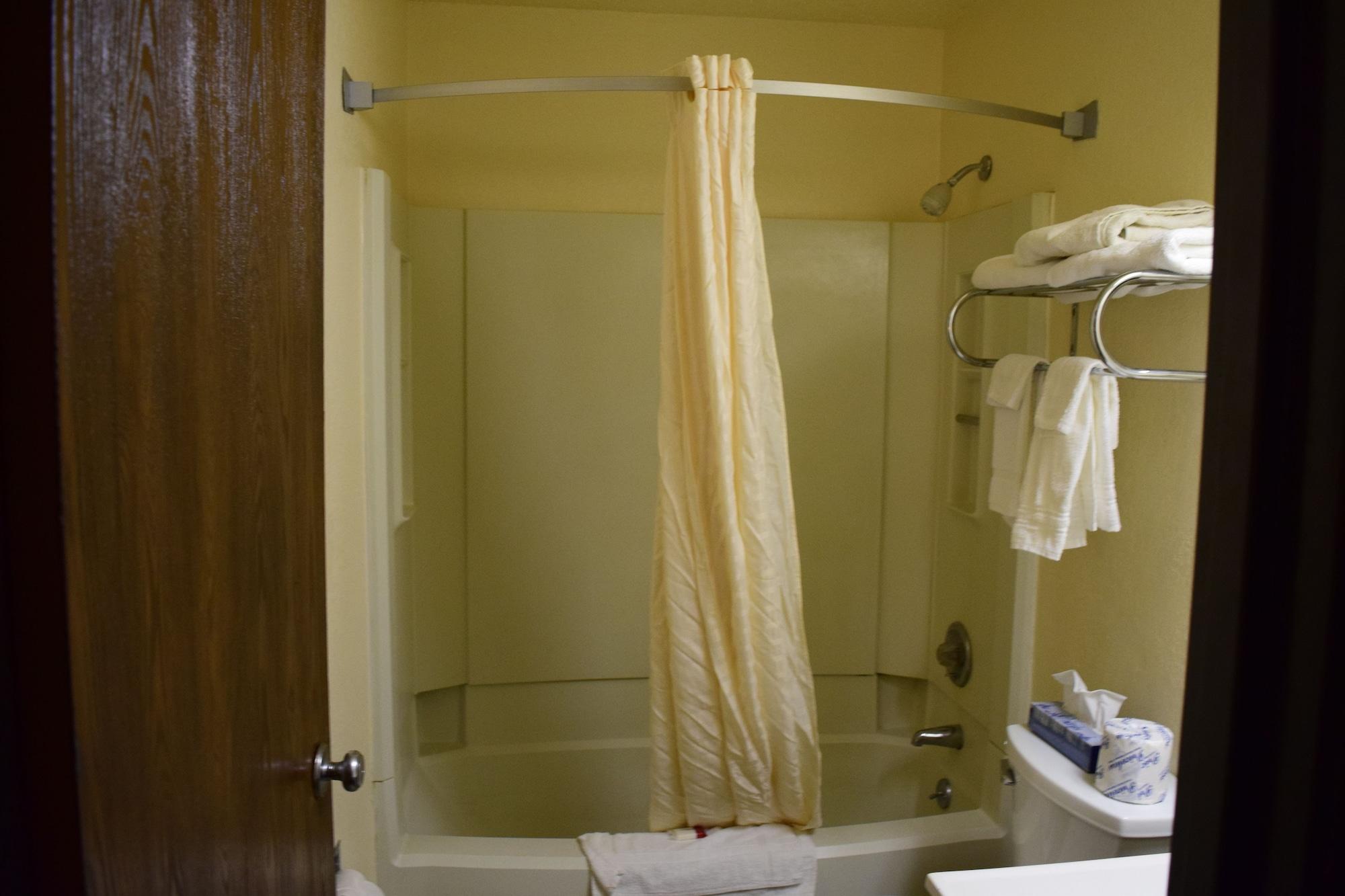 Super 8 By Wyndham Saginaw Motel Luaran gambar