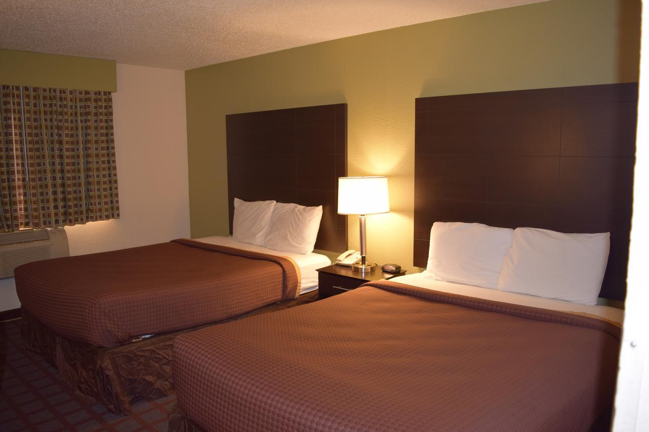 Super 8 By Wyndham Saginaw Motel Luaran gambar