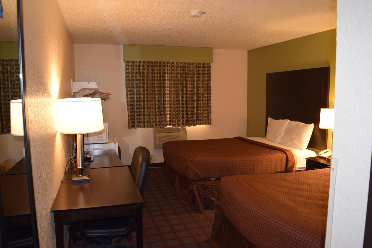 Super 8 By Wyndham Saginaw Motel Luaran gambar