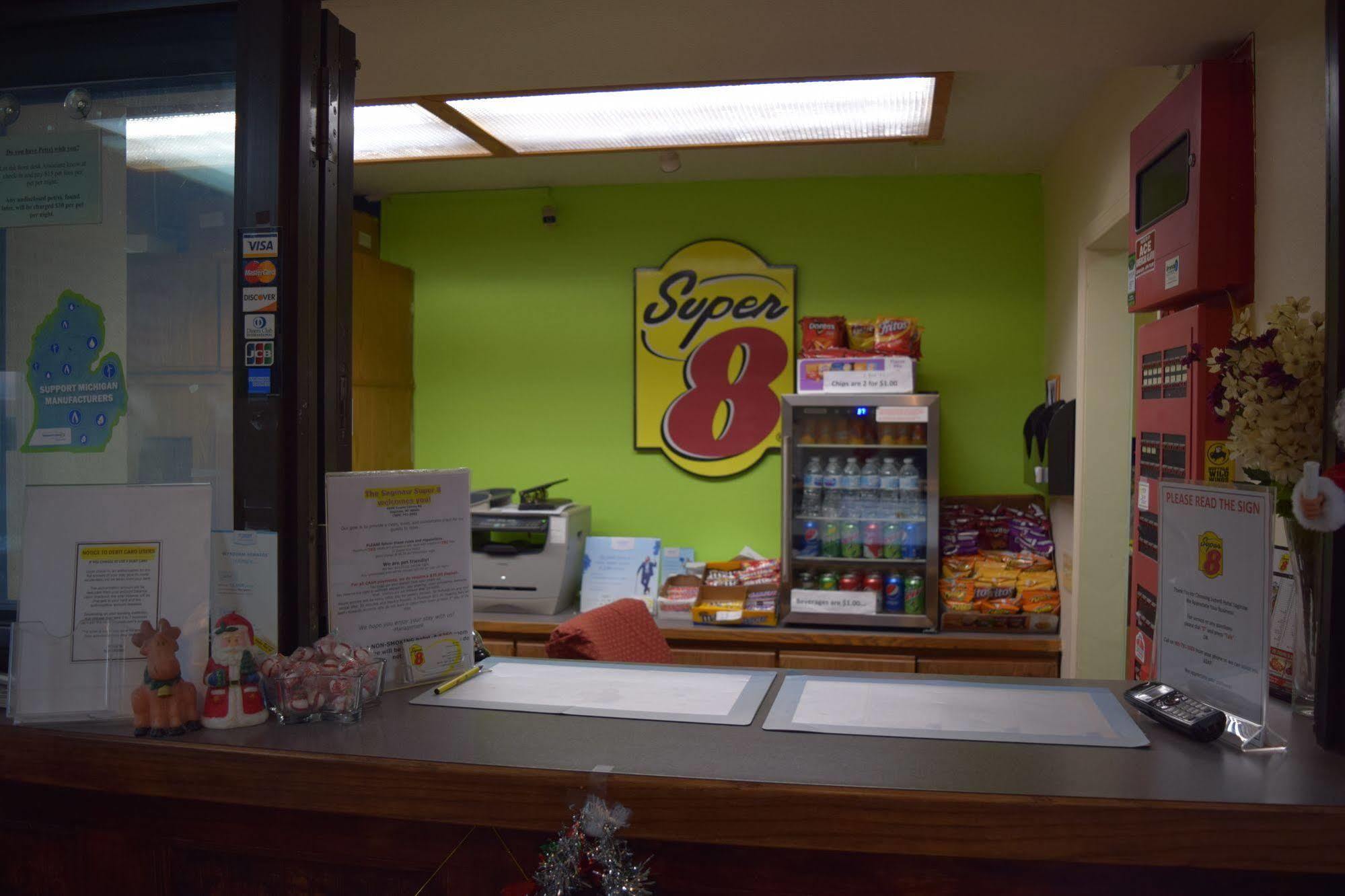 Super 8 By Wyndham Saginaw Motel Luaran gambar